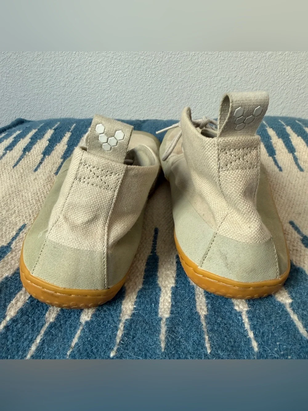 Vivo Barefoot Men's Chukka Boots in Light Gray with Gum Sole